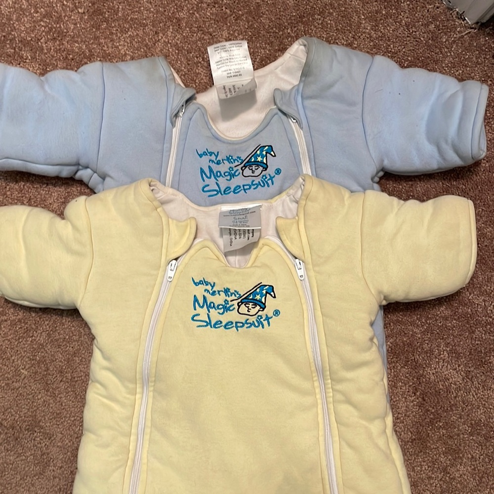 2 GUC Sz Sm (3-6M) (12-18 lbs) Magic Merlin sleep suits